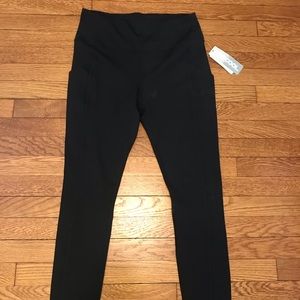 NWT 32 Degrees Black Workout Leggings with Pockets